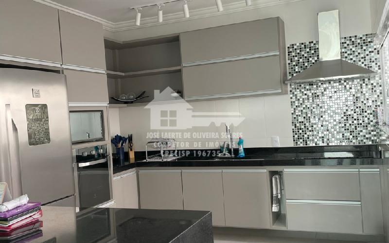 CASA ALTO PADRÃO - JD ITÁLIA